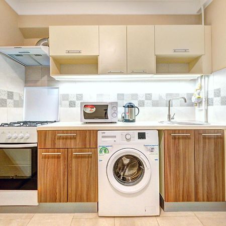 Apartments Near Ocean Plaza Druzhby Narodov Boulevard 8A 基輔 外观 照片