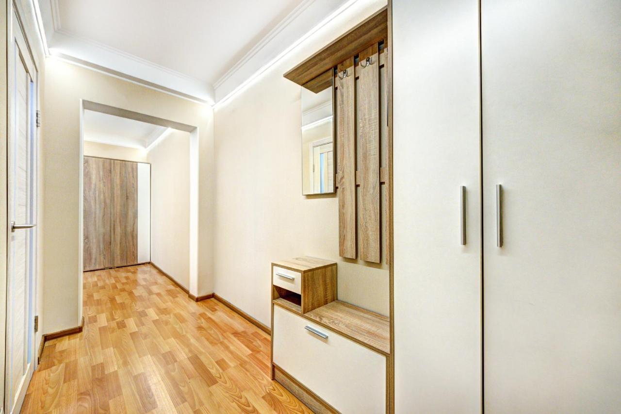 Apartments Near Ocean Plaza Druzhby Narodov Boulevard 8A 基輔 外观 照片